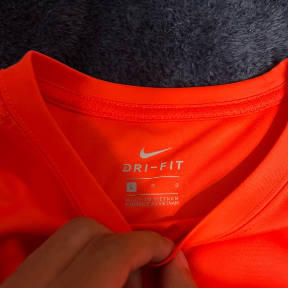 Boys nike shirt - Picture 2 of 2